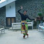 Nora Fatehi Instagram - YAS QUEEN! This is incredible! The Bharatnatyam and hip hip fusion to #pepeta is the best thing on the Internet today! Bravo! Love the creativity, the grace and fluidity of your movement 😍😍🔥🔥🔥🔥🔥 taking #pepetachallenge to another level 🇮🇳🇮🇳 @tanvikarekar