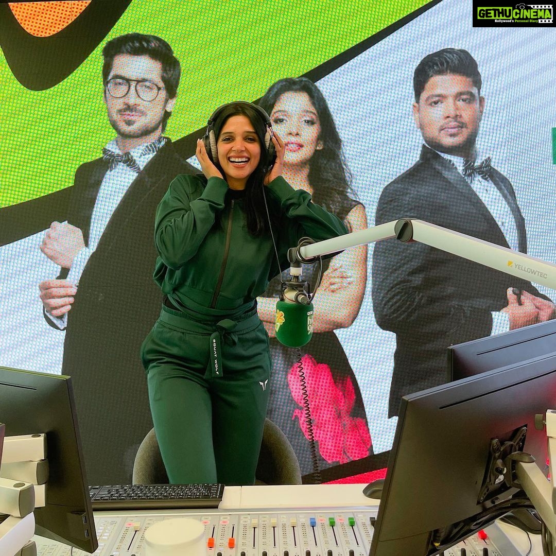 Nyla Usha Instagram - Happiness of broadcasting from @expo2020dubai. #bigbreakfastclub @hit967fm #officialbroadcaster Expo 2020 Dubai