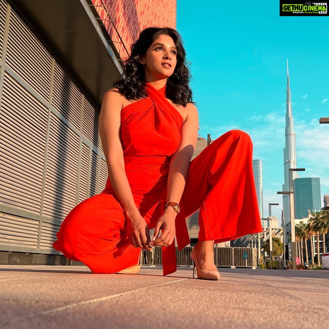 Nyla Usha Instagram - Morning Gram♥️ . @mr_saniyas clicks