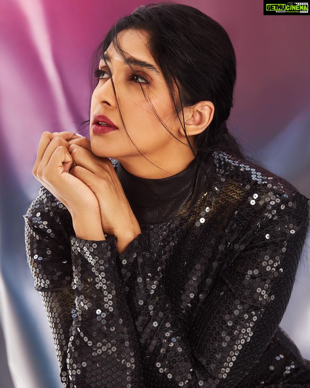 Nyla Usha Instagram - 🖤 . 📸 @bickiboss 👗 @savannacreations 💄 @swaps_makeup_artistry