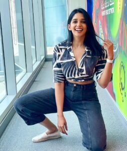 Nyla Usha Instagram - It's Yoga day...
This year, I have upgraded to a (not so perfect ) Chakrasana from the tree pose. 
> >swipe>>
Thanks to the bird I flock with😃