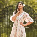 Nyla Usha Instagram - Sending you loads of love from the green side of the world😀 .Wild child feels at the sets of #Priyan_Ottathilaanu 📸 @toms_g_ottaplavan