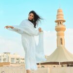Nyla Usha Instagram - And in just a fraction of second, let all your obstacles vanish! Eid Mubarak everyone🌙 📸 @mr_saniyas