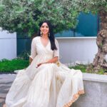 Nyla Usha Instagram - For many of us, who have lost hope in New Years and New beginnings, remember, kanikkonna never gave up . No matter what they show up every year to be a part of our kani. എല്ലാവര്‍ക്കും നന്മയുടെയും സ്നേഹത്തിൻ്റെയും വിഷു ആശംസകള്‍🌼 Lovely outfit by @labelmdesigners Dubai Media City