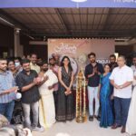 Nyla Usha Instagram - Thanks to everyone from the media press and different social media platforms for turning up and creating all that buzz. 🤗 Priyan Ottathilaanu 🏃🏻 🌼Pooja Ceremony🌼 #priyanottathilaanu Outfit @anitadongre 📸 @toms_g_ottaplavan