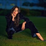 Nyla Usha Instagram - Since everyone is posting their goodbye 2020 pics.... Hope you all party safe through the NYE and have a super nice 2021. Lots of love from me and mine 💞 . . An early 2020 @adnan.a.abbas click.