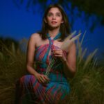 Nyla Usha Instagram - 📸 @adnan.a.abbas . Hello Wild plant! I will always remember you for the itches you gave me🌾... Are we all having a happy Saturday♥️