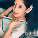 Nyla Usha Instagram - After a tummylicious Sadhya.... ☺️ Hope you all had a good one too. Happy Onam🌼🤗