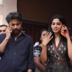 Nyla Usha Instagram - I love these pics for some reason. And this man too, sply for sending enjaami song vibes from his side of the caravan. It's our first together. . And our journey has begun. #PriyanOttathilaanu #ShootinProgress Outfit: @anitadongre 📸 @toms_g_ottaplavan