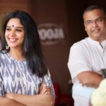 Nyla Usha Instagram - Priyan Ottathilaanu 🏃🏻 🌼Pooja Ceremony🌼 Thanks for all your wishes♥️ Outfit @ikatindia 📸 @toms_g_ottaplavan