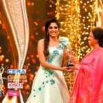 Nyla Usha Instagram - Thankyou Vanitha 💞. It gave me jitters to be on stage for the first time ever, also accepting the award from one of my all time favourite, Seema Ma'am. All thanks to Joshiy Sir who gave me Mariyam . This award is dedicated to you Sir🙏🏼. Also a big shout out to @joju_george for being the reason. #PORINJUMARIYAMJOSE #BestCharecterActress @vanithaofficial Thanks to @labelmdesigners for giving me an Elsa moment😀
