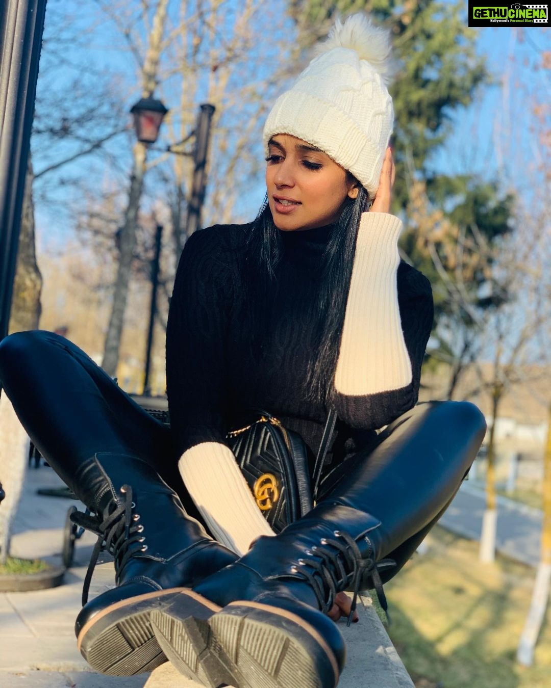 Nyla Usha Instagram - Hello cold days! . #Baku #Gabala #azerbaijan #winterbreak Pc: @rishithanaiir_