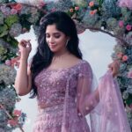 Nyla Usha Instagram - Playing dress up 🌸💃🏻💐 . @labelmdesigners X @sainu_whiteline . MUA @jaan_moni_das