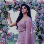 Nyla Usha Instagram - Playing dress up 🌸💃🏻💐 . @labelmdesigners X @sainu_whiteline . MUA @jaan_moni_das
