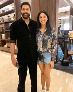 Nyla Usha Instagram - Look who I met... Fan girl moment with @babuantonyactorofficial And his super chill fam♥️