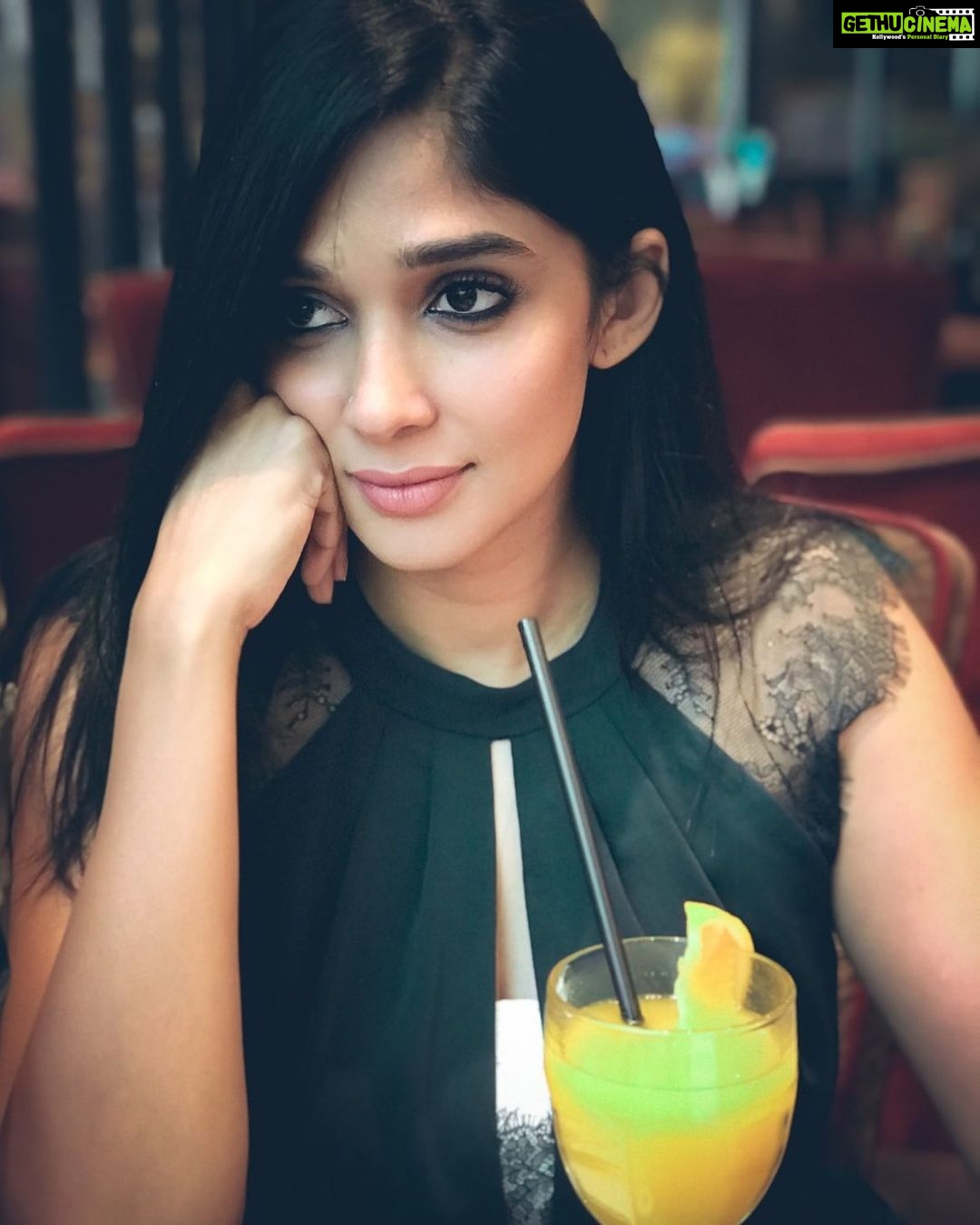 Nyla Usha Instagram - Hello Fellow dreamers💚💛 . . 📸 @mr_saniyas