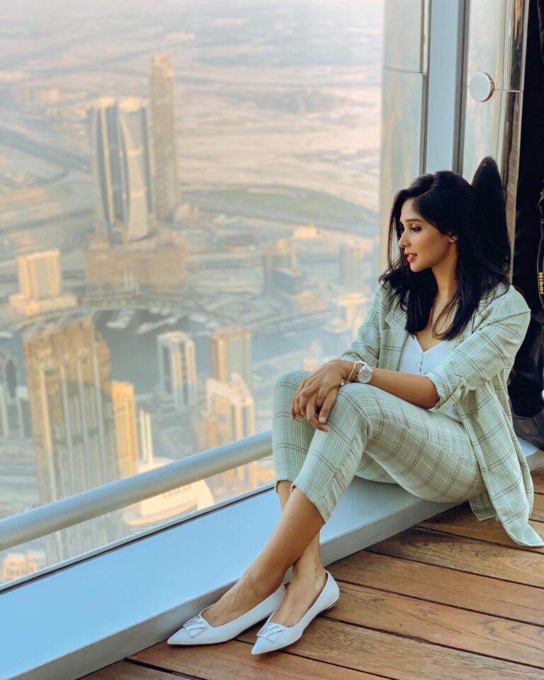 Nyla Usha Instagram - Aspiration and achievement from earth to sky. @burjkhalifa, a shining symbol of what Dubai strives for. Enjoying the breathtaking view of @mydubai from the 148th floor @atthetopburjkhalifa #highestobservationdeckintheworld @dsssocial @visit.dubai #mydubai #mydss #visitdubai 📸 @rahul_rajasekharann Burj Khalifa
