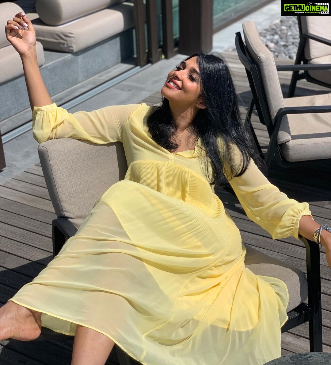 Nyla Usha Instagram - Life has it's gleams of sunshineđź’›