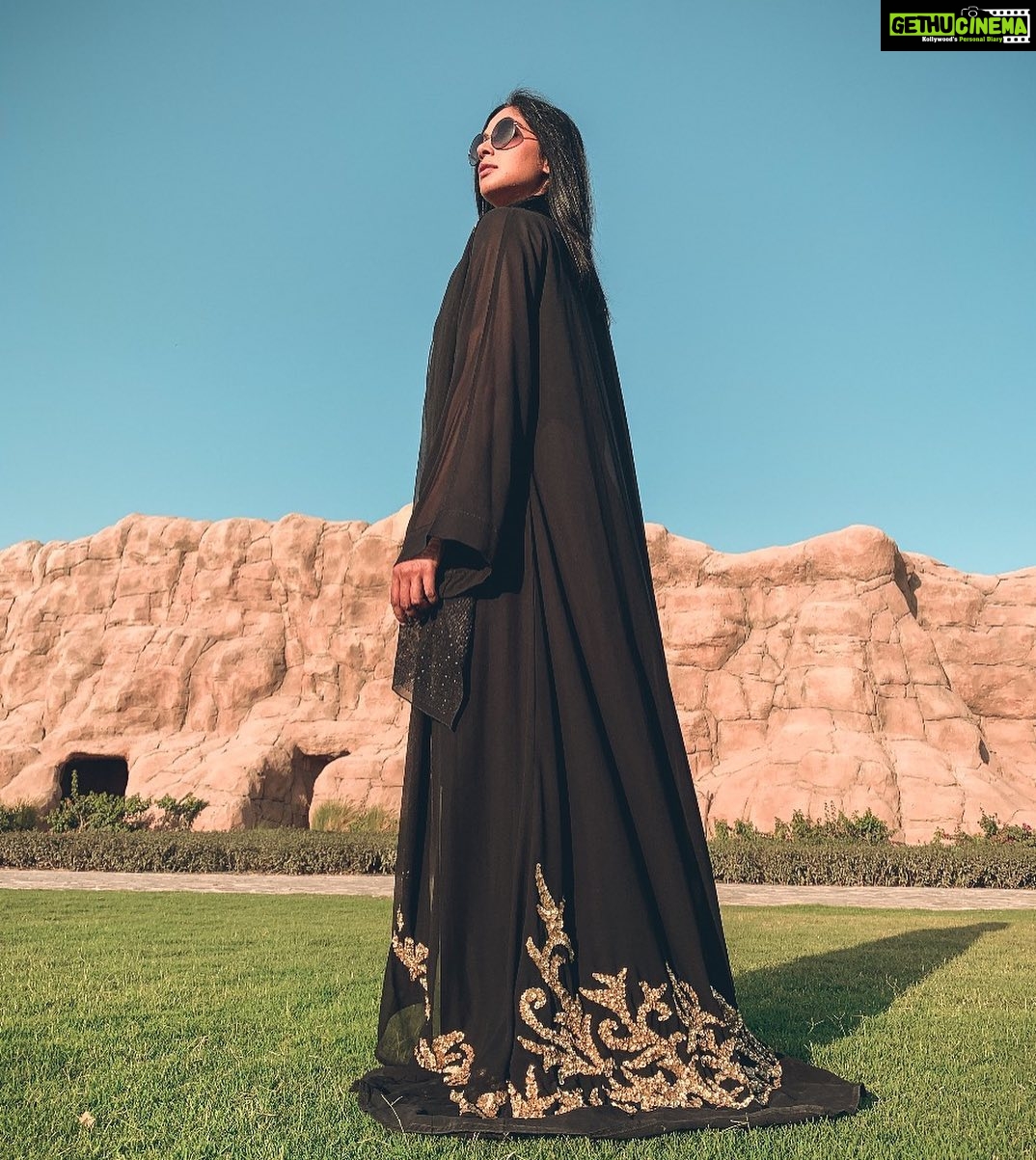 Nyla Usha Instagram - One more to go from the series. Wearing this gorgeous abaya from @hanan_anf wardrobe ♥️ Clicked by @saniyas_sani