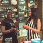 Nyla Usha Instagram - Find your passion... then it's no longer work... @lushmiddleeast store in @citycentremirdif Shopping is definitely a therapy with people like her in the stores ... @dsssocial @visit.dubai @mydubai @dubai #mydubai #visitdubai 📷 @smadavi