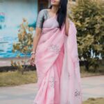 Nyla Usha Instagram – Easing down with some posing.
All time fav drape by @thunnal .
📸 @godson_jacob_ .
#moviepooja #porinjumariyamjose #malayalammovie