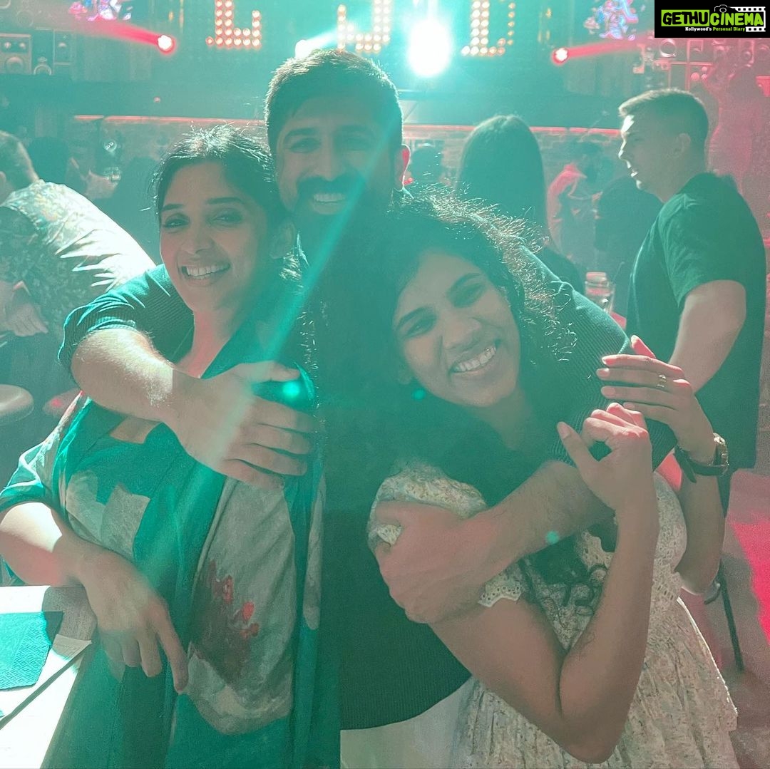 Nyla Usha Instagram - Me and my beautiful people kind of a weekend💞