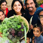 Nyla Usha Instagram - Meet Mr.Sudheesh Guruvayoor and his family from Sharjah... Now swipe👉🏻👉🏻 to see what they have created! Something we thought is impossible in a desert weather and terrain...Quite unbelievable organic plantations including paddy fields maintained by his own family... The joy of plucking, fishing and eating...was a pleasure visiting ur farm and home.. #organicfarming #farminthedesert #familythatfarmstogetherstaytogether