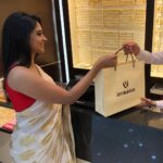 Nyla Usha Instagram - It's Diwali time... This year again some gold shopping at @Joyalukkas Had a good time trying out some of their exclusive jewellery! All that glittered was actually gold... This time I picked up something for my Mom.#waystokeepherhappy #mykindofDiwali... . .#DiwaliDubai #UAEdiwali Shot by @iarjunphotography