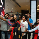 Nyla Usha Instagram - We show you how to celebrate love... my beautiful team @hit967fm and the greatest listeners in the world ... Joined for the Grand screening of DiwanjimoolaGrand Prix MiddleEast Premiere.... Spl thanks to team JazzRockers for tat hug energy dance ...helping us with ours! Love you all😘😘😘😘