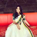 Nyla Usha Instagram – So here I go wearing this beautiful saree and blouse designed by my darling sista and a super talented designer… @shimai_jayachandra! She is coming up with her brand @urviimantreh … all saree lovers do check out!  #onasadhyaatburj #hitfmonasadhya #marunadanonam