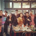 Nyla Usha Instagram - Happy bday Arfaz!!! all of us in the picture ,behind the picture, who couldn't make it to the picture ... love u in leaps n bounds... partyyyyyy🎁🎈🎉🎊 Thanku @sugarfactoryuae for playing a perfect host #sugarfactoryuae