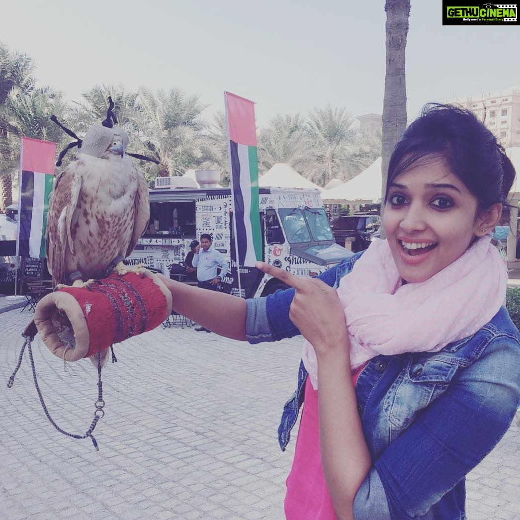 Nyla Usha Instagram - Do one thing everyday tat scares u... This took me a lot of courage ....hehhe ..and yes, I will do it better next time! Thanks for inspiring😊 #uae🇦🇪 #nationaldayuae