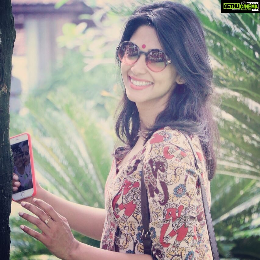 Nyla Usha Instagram - Stay happy... the best thing u can do to ur self .. #happyme #happyfaces #happytimes