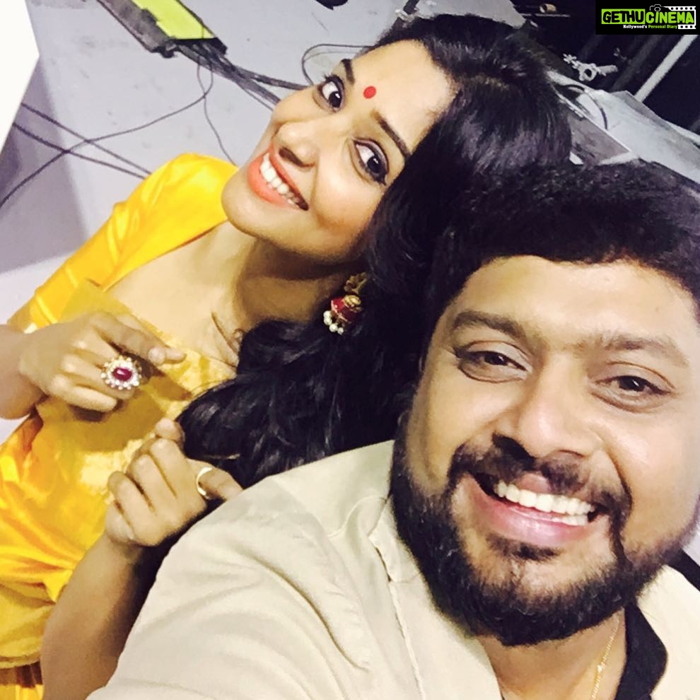 Nyla Usha Instagram - #fromyesterdaynight #sharjahbookfair #togetherwerise @rjmithun
