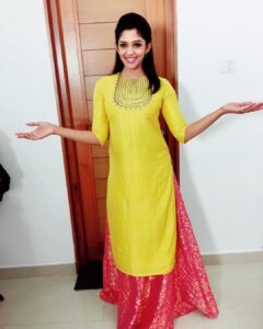 Nyla Usha Instagram - Another beautiful outfit from Paislee #minutetowinit