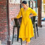 Nyla Usha Instagram - Onam 🌸🌼🌺 Season of dress ups and sadhyas . . Wearing @jugalbandhi 💛