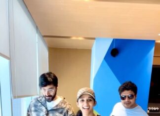 Nyla Usha Instagram - 18 years with these two And we hardly sync 🕺🏻💃🏻🕺🏻 @arfaz_iqbal @jeanmarkose @hit967fm