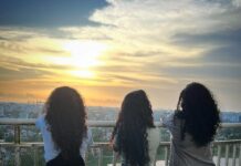 Parvathy Instagram - Le happYness 👾 #donutsgotnothingonus 📸 @bheegaran took the epic curls shots!