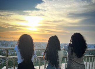 Parvathy Instagram - Le happYness 👾 #donutsgotnothingonus 📸 @bheegaran took the epic curls shots!