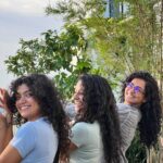 Parvathy Instagram - Le happYness 👾 #donutsgotnothingonus 📸 @bheegaran took the epic curls shots!