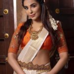 Parvatii Nair Instagram - Happy onam 🌺🌸🌼🌾🪷🌻🌹❤️ Photography @raghul_raghupathy Make up @kaviyaartistry_off Chennai, India