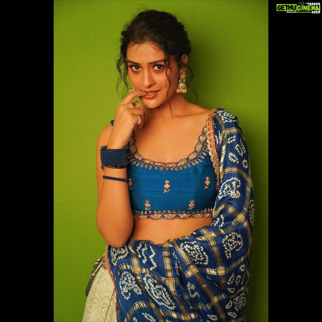 Payal Rajput Instagram - Shine on 💫 . . Styled by @impriyankasahajananda Outfit @labelvishwa Jewlry @kushalsfashionjewellery Mua @mua_sriman Hairdo @meghna_hairstylist Assisted by @skrajavarma #traditional #payalrajput 💫