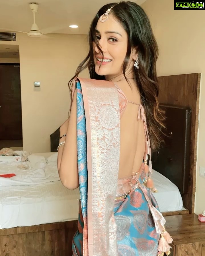 Payal Rajput Instagram - Thanks for your unconditional love & support. Done with an amazing event 🖤 Event managed by @essdeedigitalmarketing @umediaentartainments Mua @mua_sriman Hair @bhanu_makeup_hairstylist Assisted by @skrajavarma Outfit credit @suma.rana23