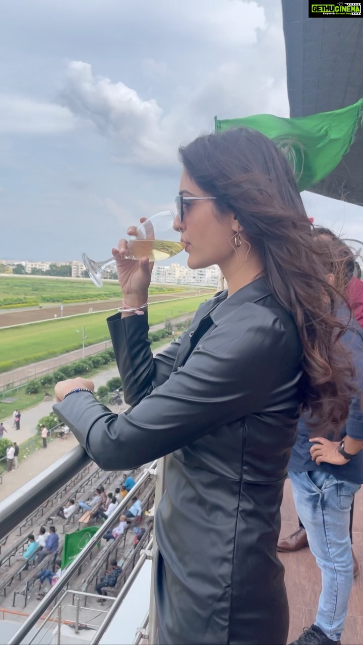 Payal Rajput Instagram - Let’s saddle up 🐎 Well ,I had an ace time .The excitement of the audience and the grandeur of majestic horses are things we love @race2winofficial . Thanks @lakshmimanchu for the invitation. Love & power to you ♥️ #race2win #horseracing #responsiblegaming