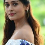 Payal Rajput Instagram - "I have been raised by a single mother since the age of four. She has played the part of both the parents," said @rajputpaayal in a heart touching conversation about a tough childhood and how she weathered all storms and came out stronger .... #ConnectDilSe #StayConnected