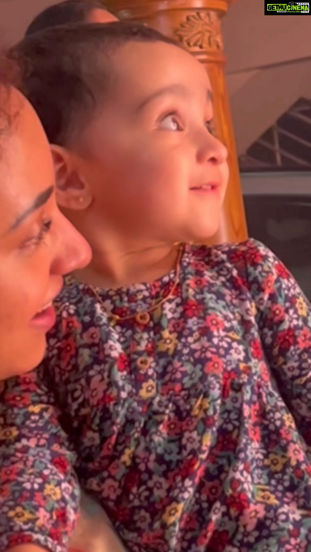 Pearle Maaney Instagram - Nila’s First memories of Diwali be like 🪔❤️🥰