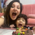 Pooja Bose Instagram - May u live my life too aur kya de sakti hu tujhe 😇😇 my angel my lifeline my everything thanku for choosing my womb to be born and this day I will always celebrate double as ur birthday and a mothers birth day too ❤️