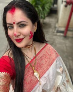 Pooja Bose Instagram - Asche bochor abar hobe 🙏🏻🙏🏻🙏🏻🙏🏻 Shubho bijoya , happy dusshera