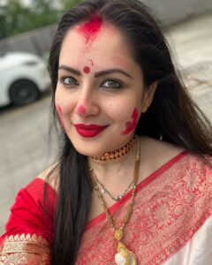 Pooja Bose Instagram - Asche bochor abar hobe 🙏🏻🙏🏻🙏🏻🙏🏻 Shubho bijoya , happy dusshera