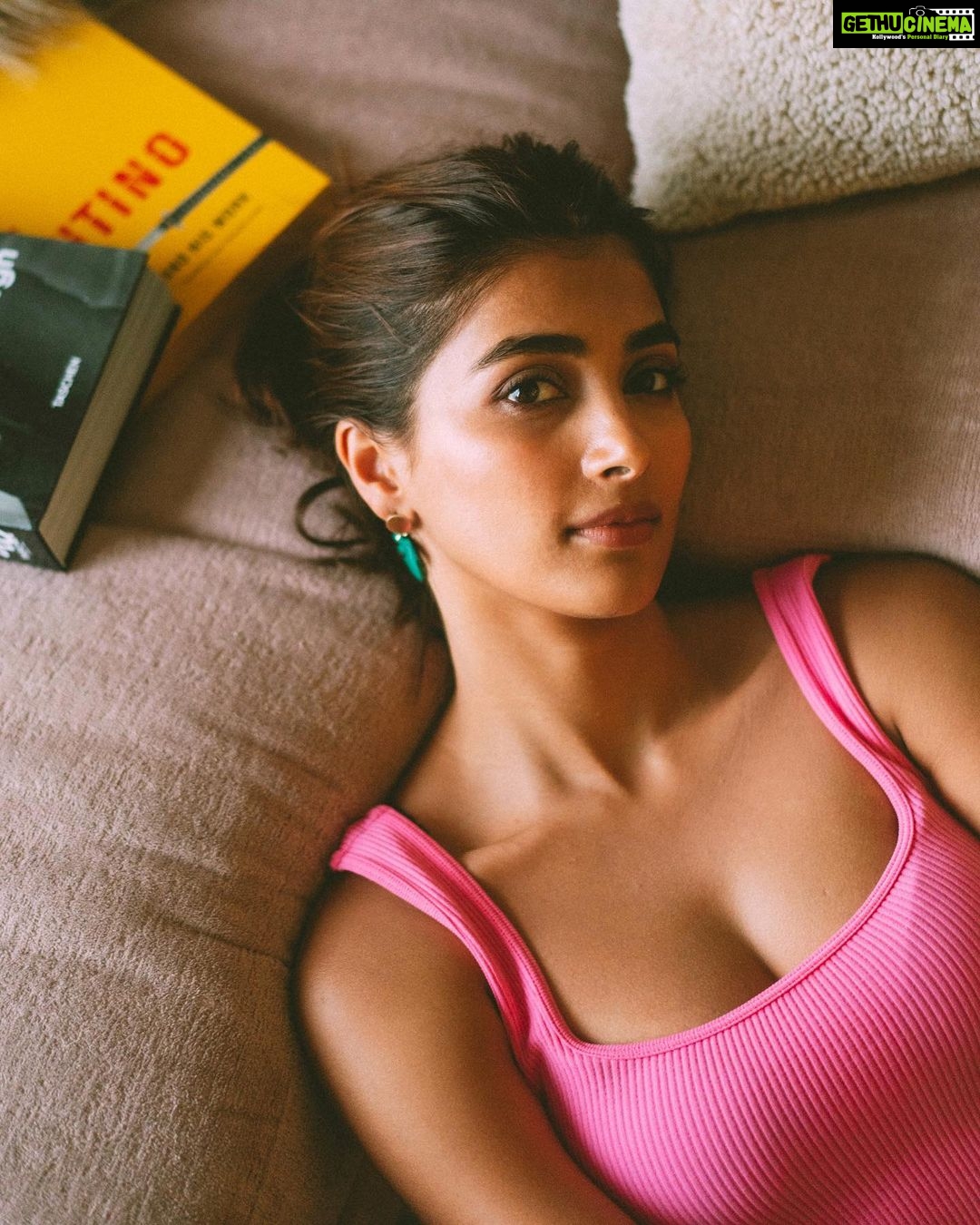 Actress Pooja Hegde HD Photos and Wallpapers October 2022 - Gethu ...